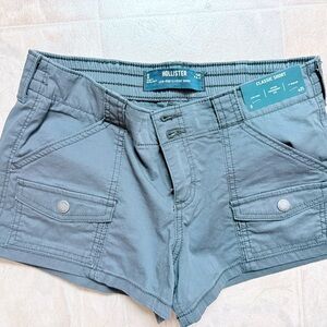 Hollister Women's Cargo Shorts in Gray